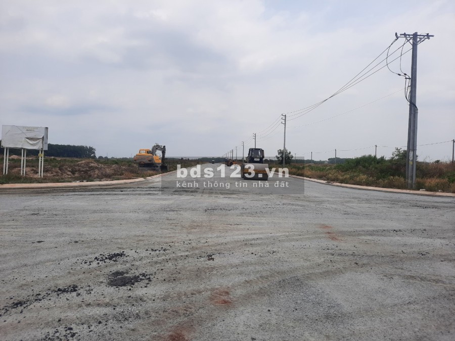 Chính chủ bán gấp lô ngay khu công nghiệp BECAMEX giá bán 8 triệu/m2, sổ sẵn chính chủ
