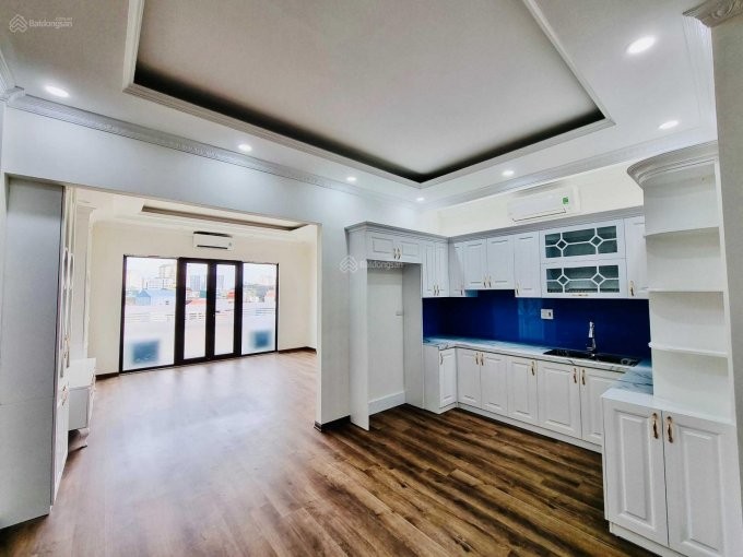 Bán nhà nguyên căn Võ Thị Sáu dtsd 60m2, giá bán 14.9 tỷ, view hồ ô tô tránh kinh doanh tốt