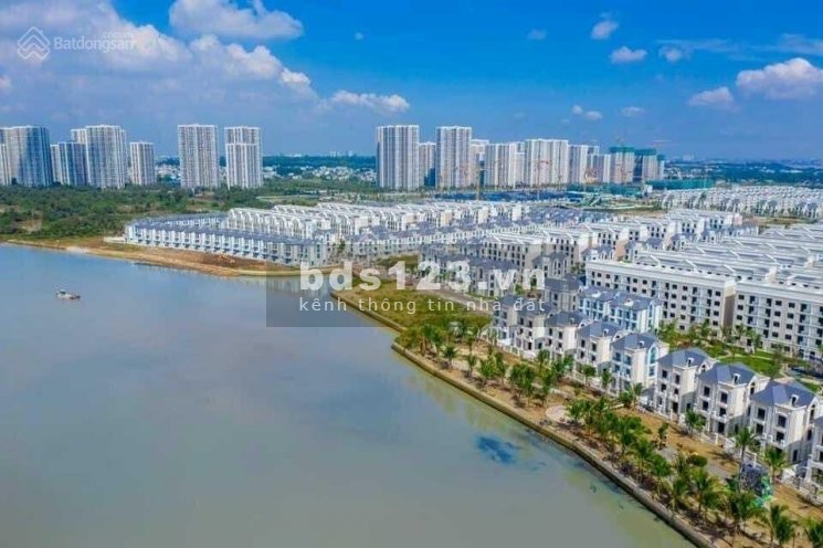 Bán gấp nhà phố The Manhattan VinHomes Grand Park Q9 gía 16,5 tỷ /96m2. LH: 0898206*
