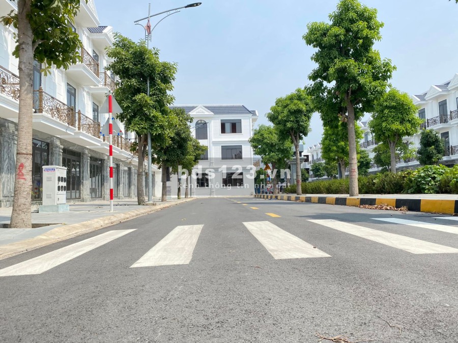 Nhà phố "độc quyền" sẵn sổ giá nội bộ chủ đầu tư pháp lý chính chủ, khu dân cư đông
