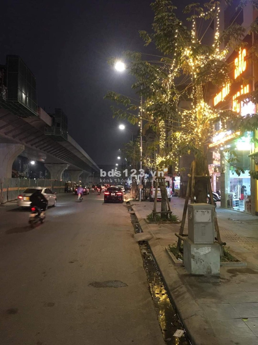 Cần bán đất mặt phố Minh Khai 210m2, mặt tiền 10m, vị trí đẹp, vỉa hè rộng Kinh doanh sầm uất