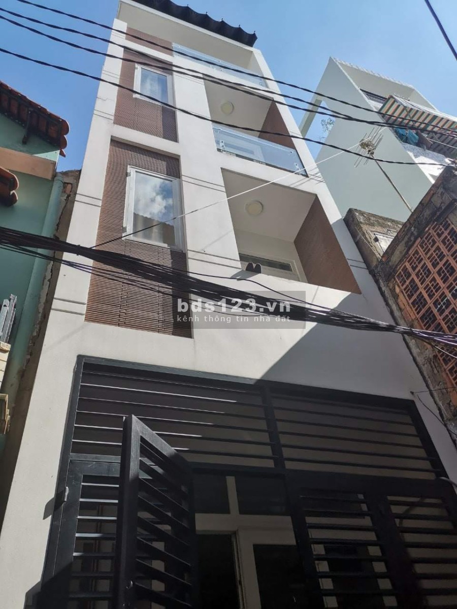 Bán nhà mới 4 tầng kiên cố hẻm 4m, sát vách Quận 1 cách mặt tiền Đoàn Văn Bơ 30m, không quy hoạch