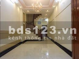 Chính chủ cần bán gấp căn nhà diện tích 51m2, mt 5.2m, lô góc ô tô vào nhà ngõ ô tô tránh