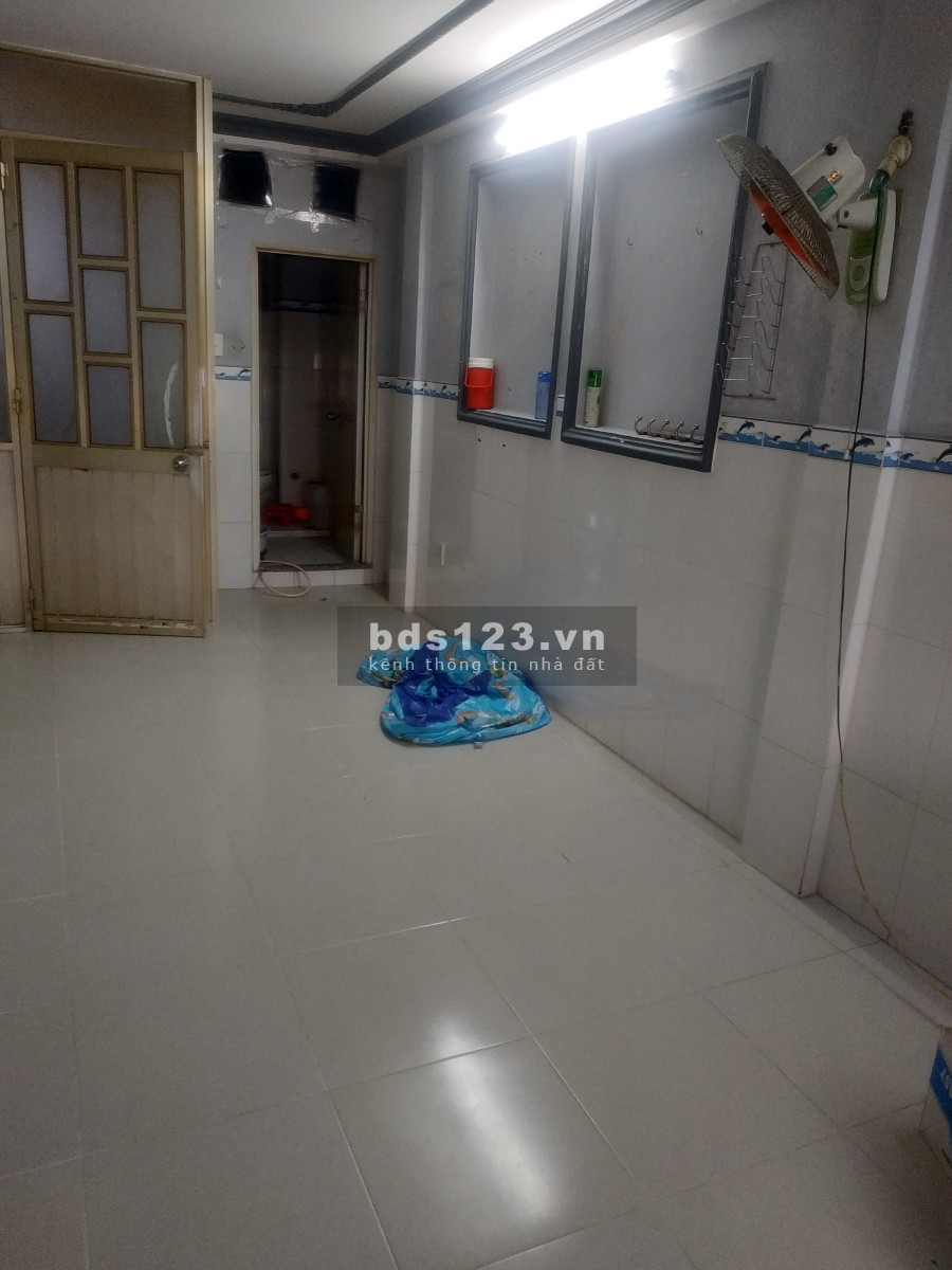 Nhà 1 trệt 1 lững 1 lầu đường Trần Phú p4 Quận 5 diện tích sử dụng 30m2, giá tốt đầu tư