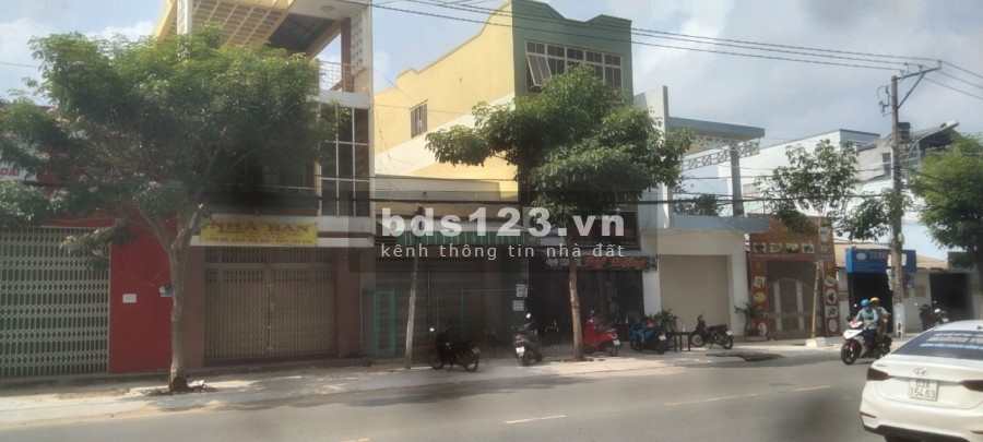 Nhà lầu 3 tầng mặt tiền Lê Văn Phẩm phường 6, Mỹ Tho, Tiền Giang giá 8.55 tỷ sổ sẵn