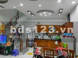 Bán nhà chính chủ có sổ bìa đỏ liên hệ 0562597577, giá bán 2.45 tỷ, pháp lý chính chủ