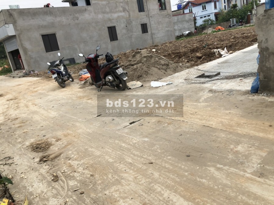 Chính chủ bán gấp lô đất 64.8m2 tổ 9 Quang Minh - Mê Linh, đường ô tô, giá 1.x tỷ, LH 0944596256