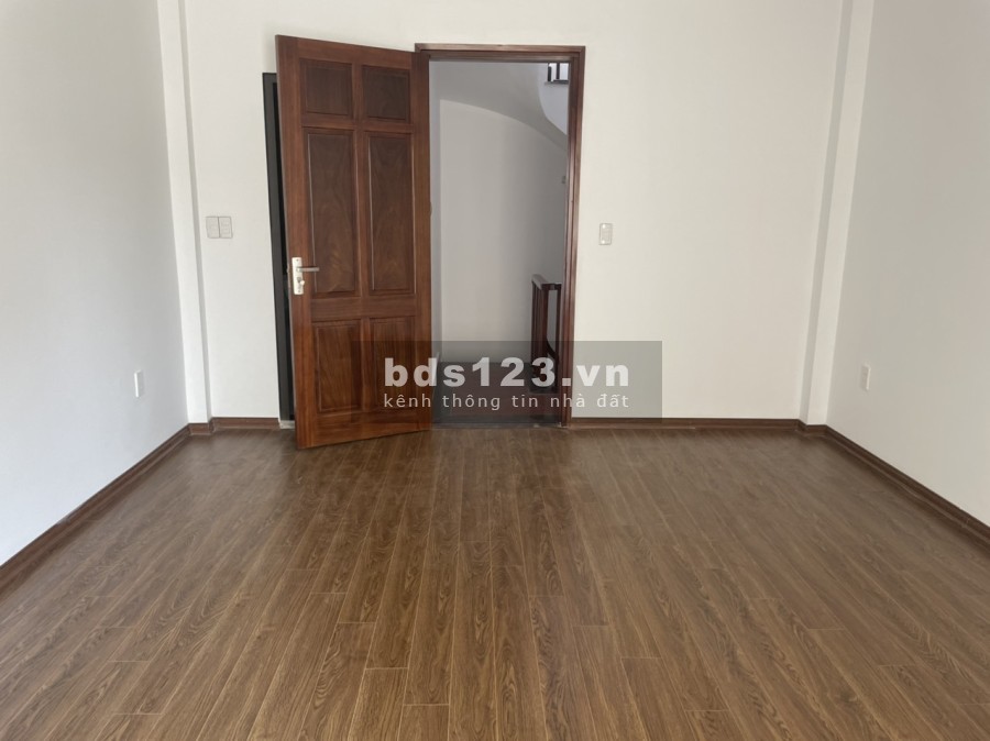 Nhà Đẹp Phố Vĩnh Phúc, Quận Ba Đình diện tích sử dụng 40m2, 5 tầng đúc giá 4.5 tỷ