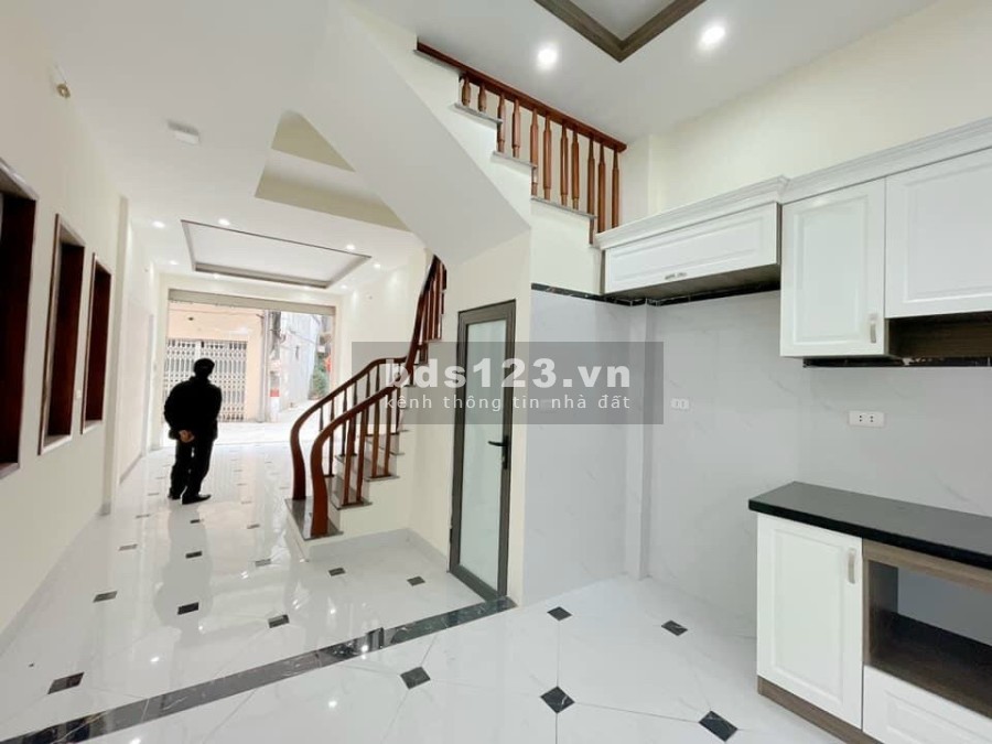 Phân lô phố Vĩnh Hưng diện tích 42m2 đúc bê tông 5 tầng giá bán chỉ 6.1 tỷ️, lh 0337422226