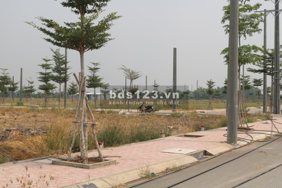 Thanh lý 4 lô đất nền MT19/5 cách QL50 1km, giá bán chỉ 650 triệu, sổ hồng riêng chính chủ