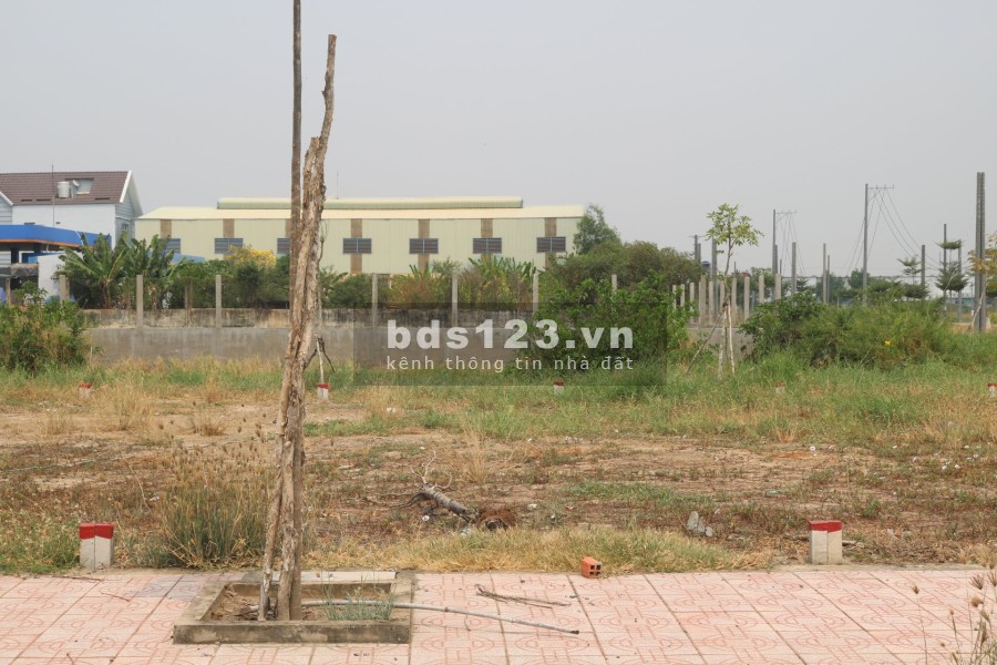 Thanh lý 4 lô đất nền MT19/5 cách QL50 1km, giá bán chỉ 650 triệu, sổ hồng riêng chính chủ