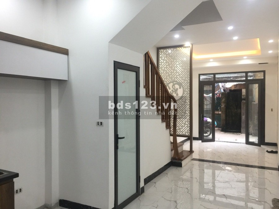 Nhà Đẹp Phố Vĩnh Phúc, Quận Ba Đình diện tích sử dụng 40m2, 5 tầng đúc giá 4.5 tỷ