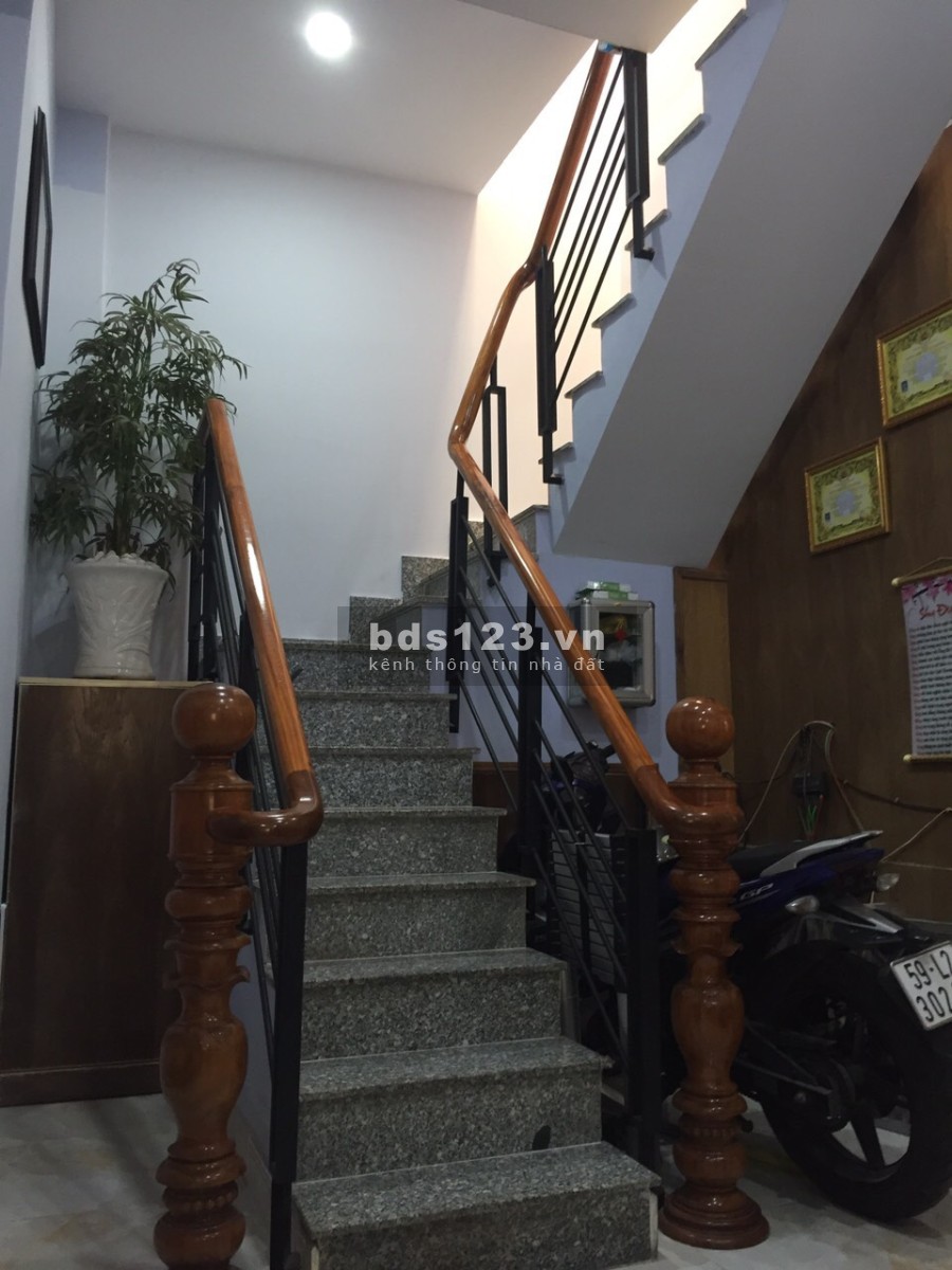Cần bán nhà diện tích sử dụng 51m2, 3PN, SHR, đường Phạm Thế Hiển, P1, Quận 8