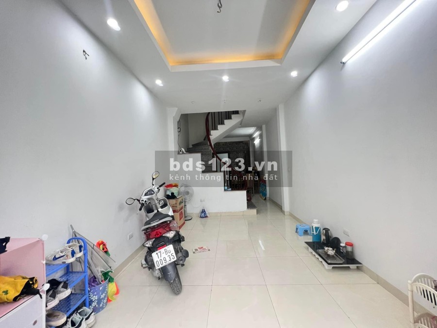 Bán nhà Tả Thanh Oai hai mặt thoáng ô tô đỗ cửa 40m 4 tầng đúc giá bán chỉ 3.3 tỷ