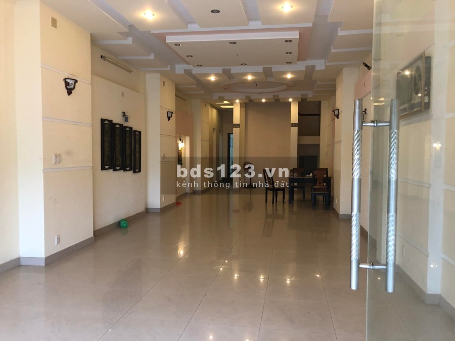 Bán nhà nguyên căn đẹp Móng Chắc dt 200m2, ra biển kinh doanh cực tốt vị trí đắc địa