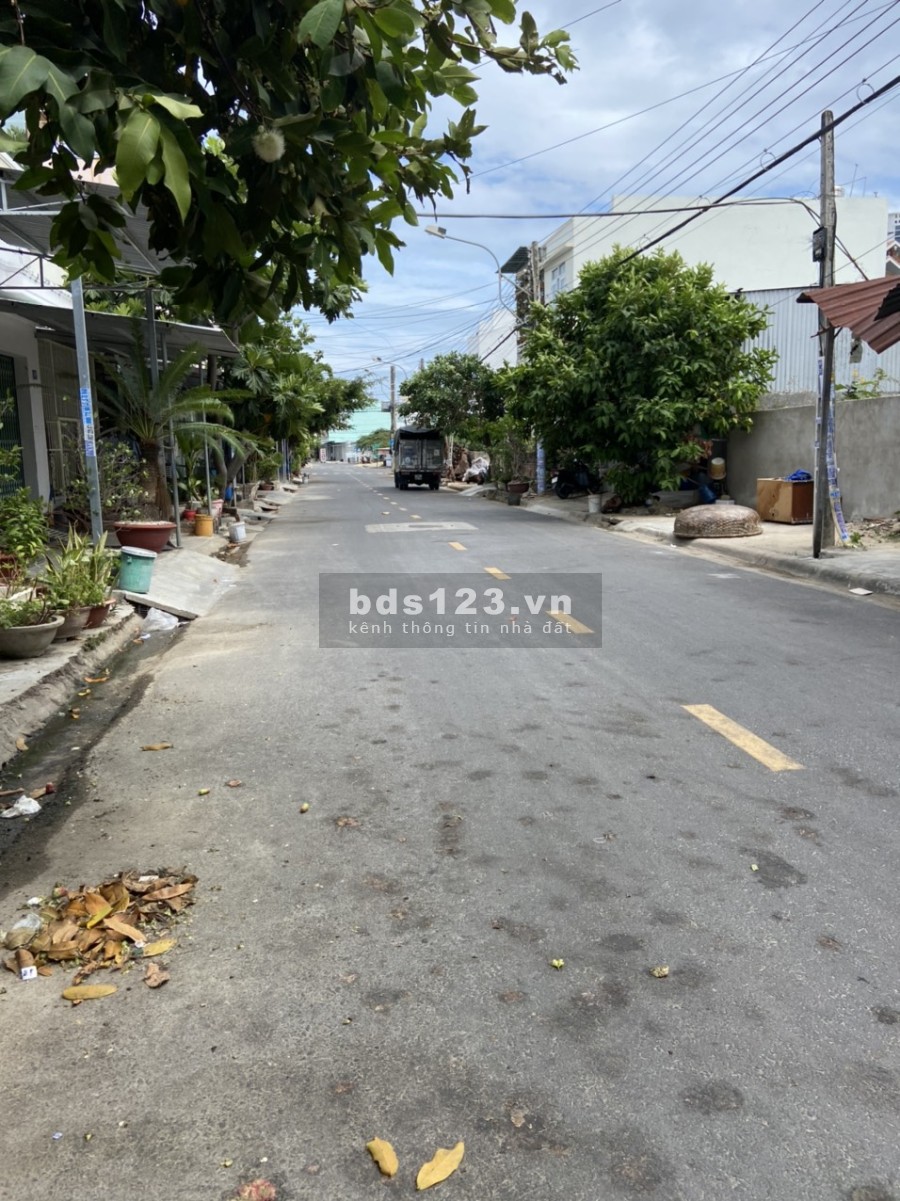 Cần bán lô đất tặng nhà cấp 4 mặt đường Bùi Huy Bích khu TDC Hòn Sện- Vĩnh Hòa- Nha Trang