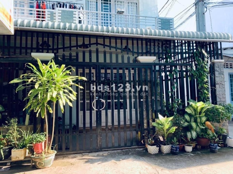 Nhà Trệt Lầu Trung Tâm góc 03 mặt tiền hẻm 5 Nguyễn Việt Hồng lộ ô tô tới nhà