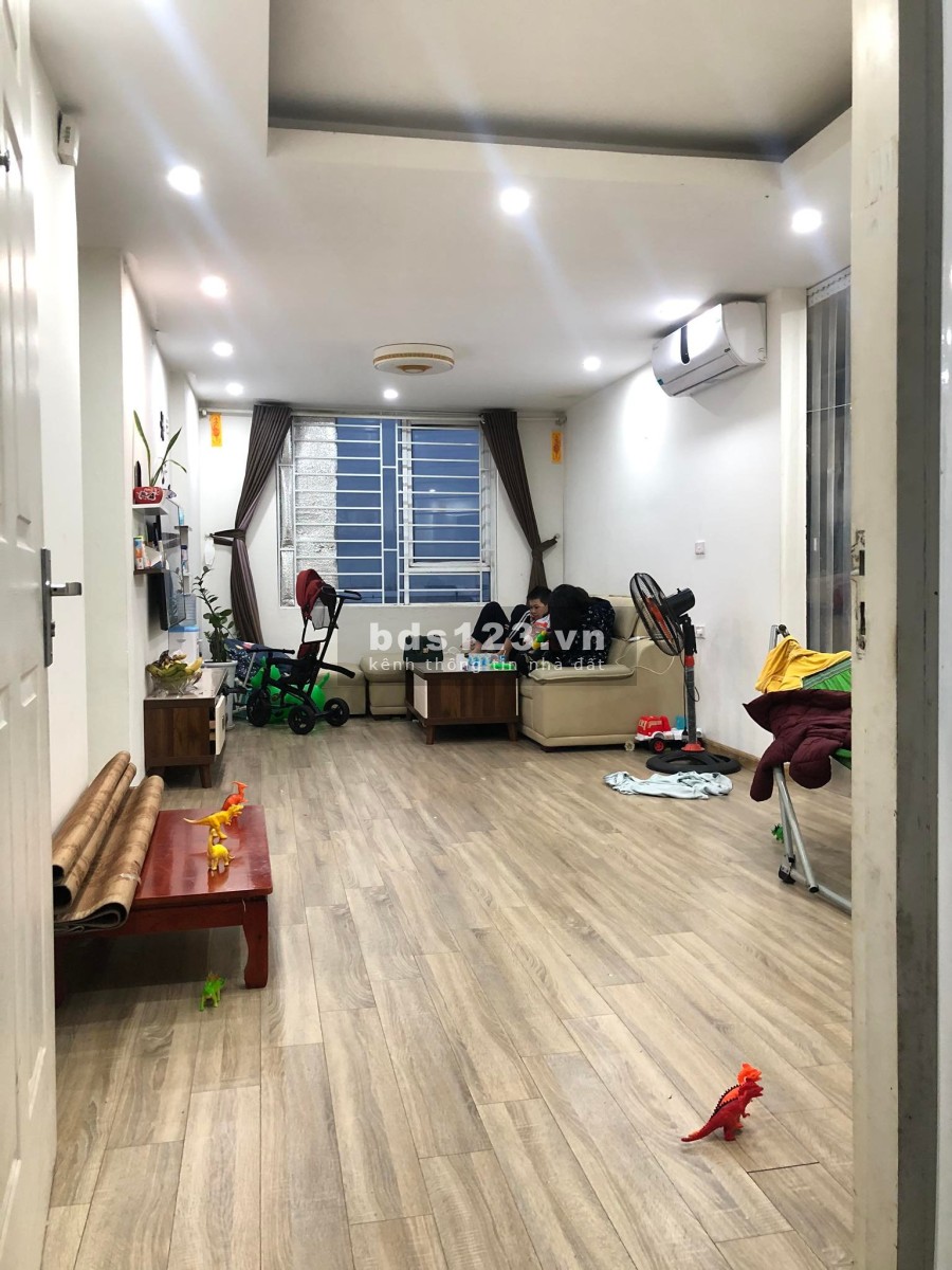 Cần bán căn hộ 60m2 đã sang tên 1 lần , nội thất đầy đủ. Giá chỉ 1,1 tỷ . LH 0397041264 e Lộc.