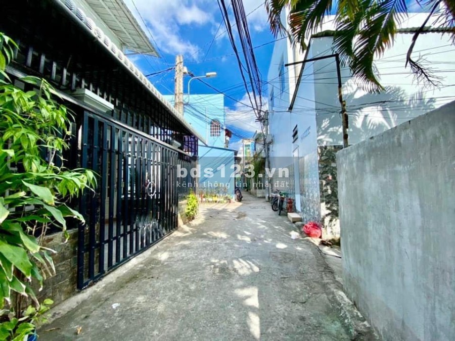 Nhà Trệt Lầu Trung Tâm góc 03 mặt tiền hẻm 5 Nguyễn Việt Hồng lộ ô tô tới nhà