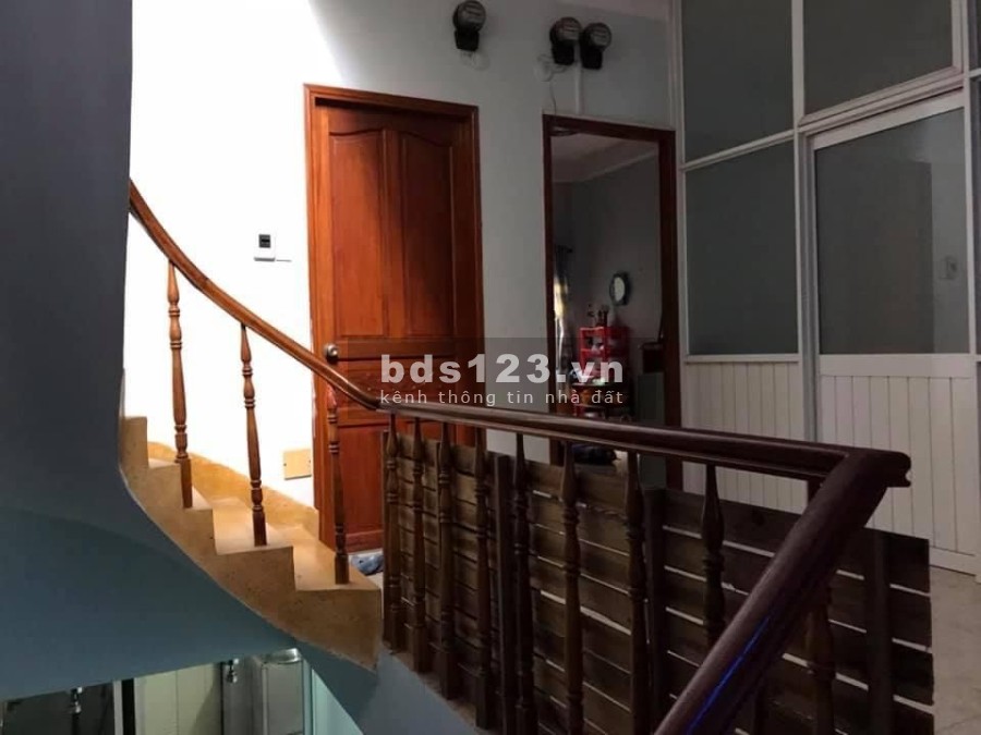 Nhà nguyên căn Quận 10, giá 10 tỷ dtsd 104m2 sổ nở hậu cực đẹp hoàn công đầy đủ