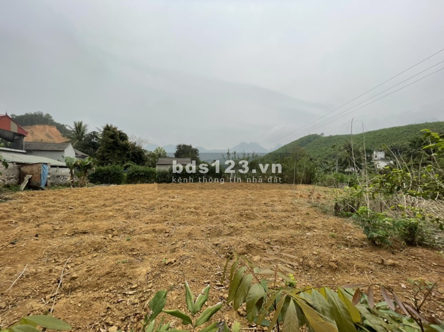 Bán đất Lạc Thuỷ - Hoà Bình lô góc 2 mặt tiền khu vực đông dân cư. Giá chỉ nhỉnh 1tr/m2