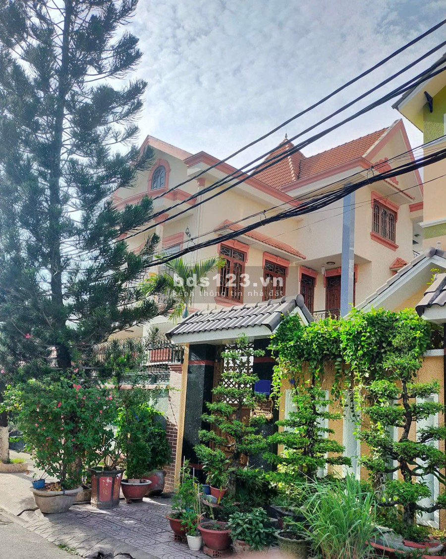 Biệt thự MT khu Tên Lửa 200m2 10x20, 3 tầng vuông vức, dân trí cao, cực rẻ, nhỉnh 20 tỷ TL
