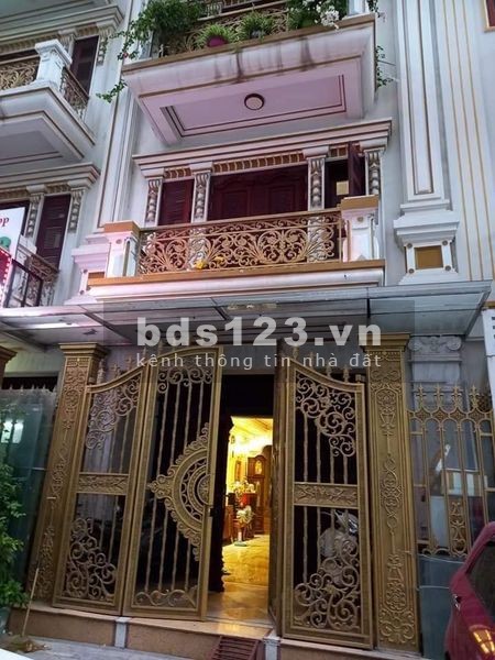 Cần bán nhà Khuất Duy Tiến dt 80m2 x 6 tầng, mặt tiền 5.2m, vị trí đắc địa liền kề dát vàng