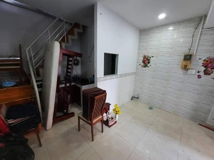 Bán gấp nhà mặt tiền Đỗ Đức Dục Quận Tân Phú giá chỉ 3.4 tỷ tiện ích đủ, sổ sẵn chính chủ