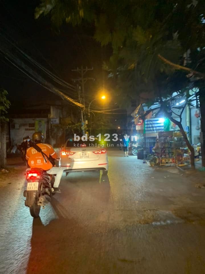 Nhĩnh 5 tỷ có nhà vào ở ngay Nguyễn Quang Bích Tân Bình chủ để lại nội thất, giá tốt