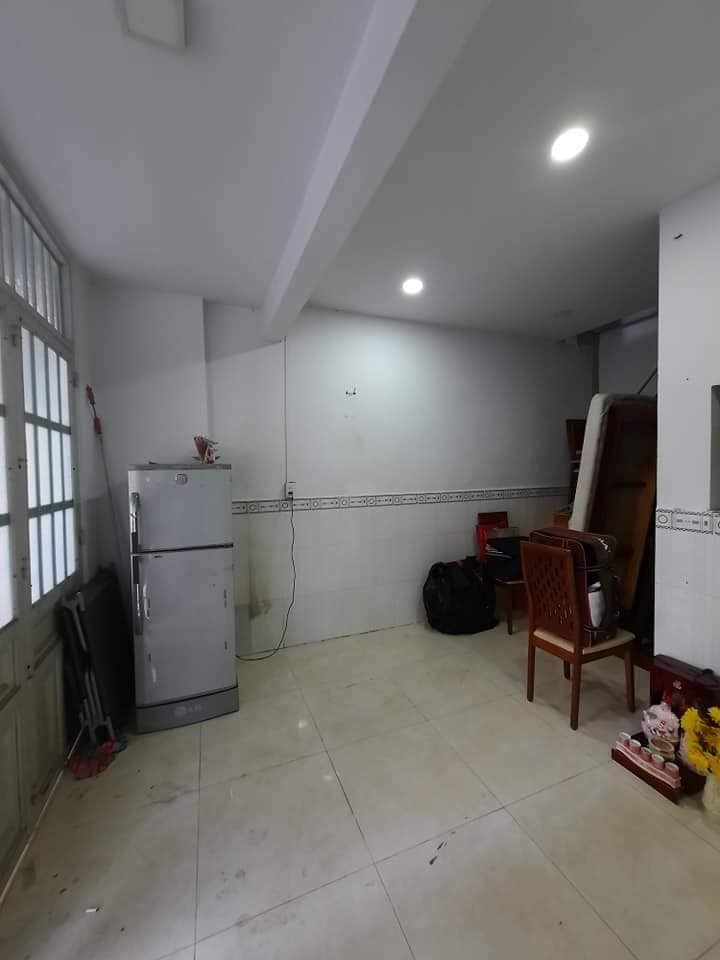 Bán gấp nhà mặt tiền Đỗ Đức Dục Quận Tân Phú giá chỉ 3.4 tỷ tiện ích đủ, sổ sẵn chính chủ