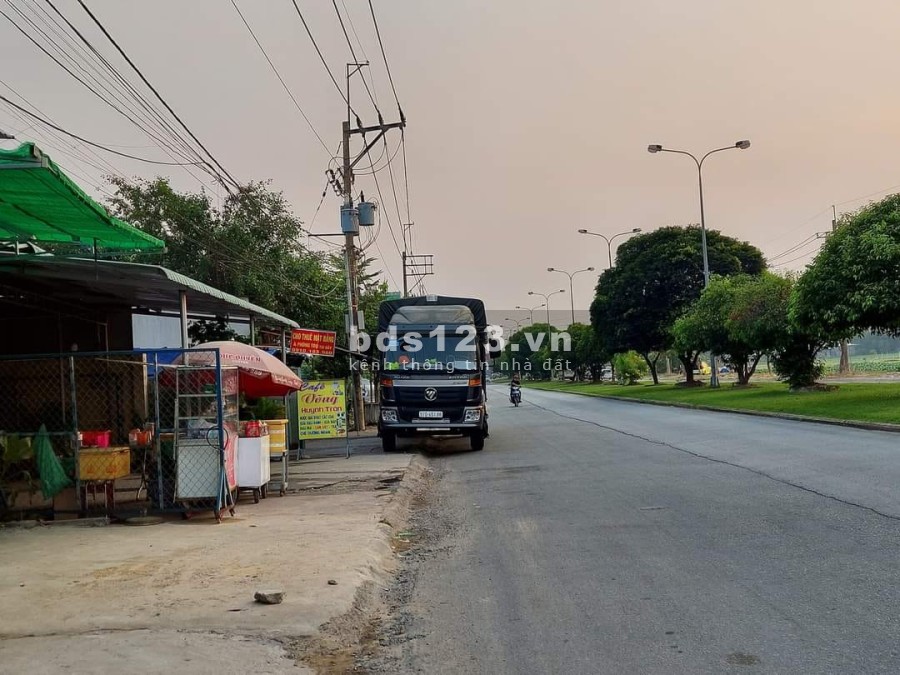Cho thuê phòng mặt tiền đường Giáp Hải ngay cổng khu công nghiệp Tây Bắc Củ Chi, cạnh bến xe