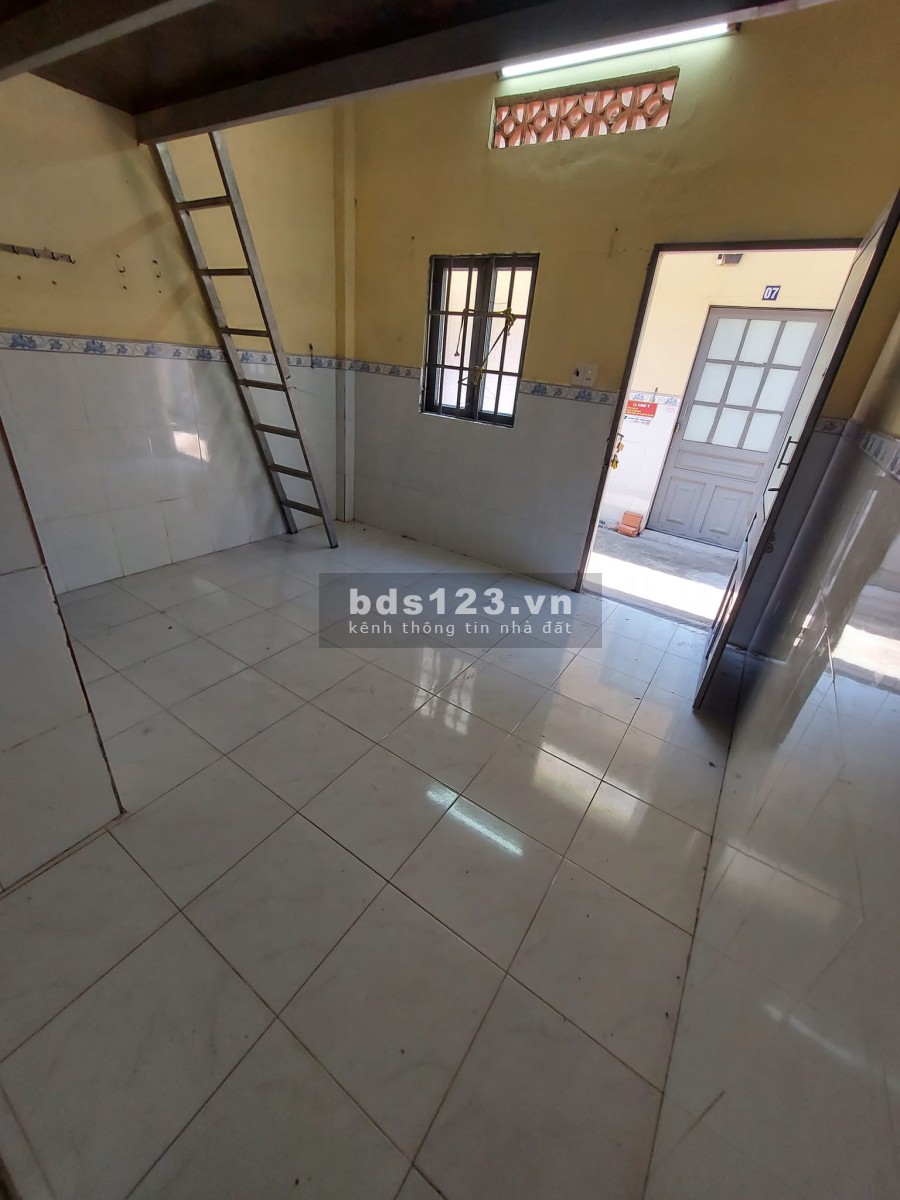 Cho thuê phòng mặt tiền đường Giáp Hải ngay cổng khu công nghiệp Tây Bắc Củ Chi, cạnh bến xe