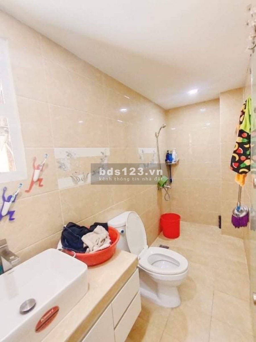 Nhà bán mặt tiền khu Bắc Hải phường 6 Quận Tân Bình 2 tầng diện tích 66m2 sổ sẵn