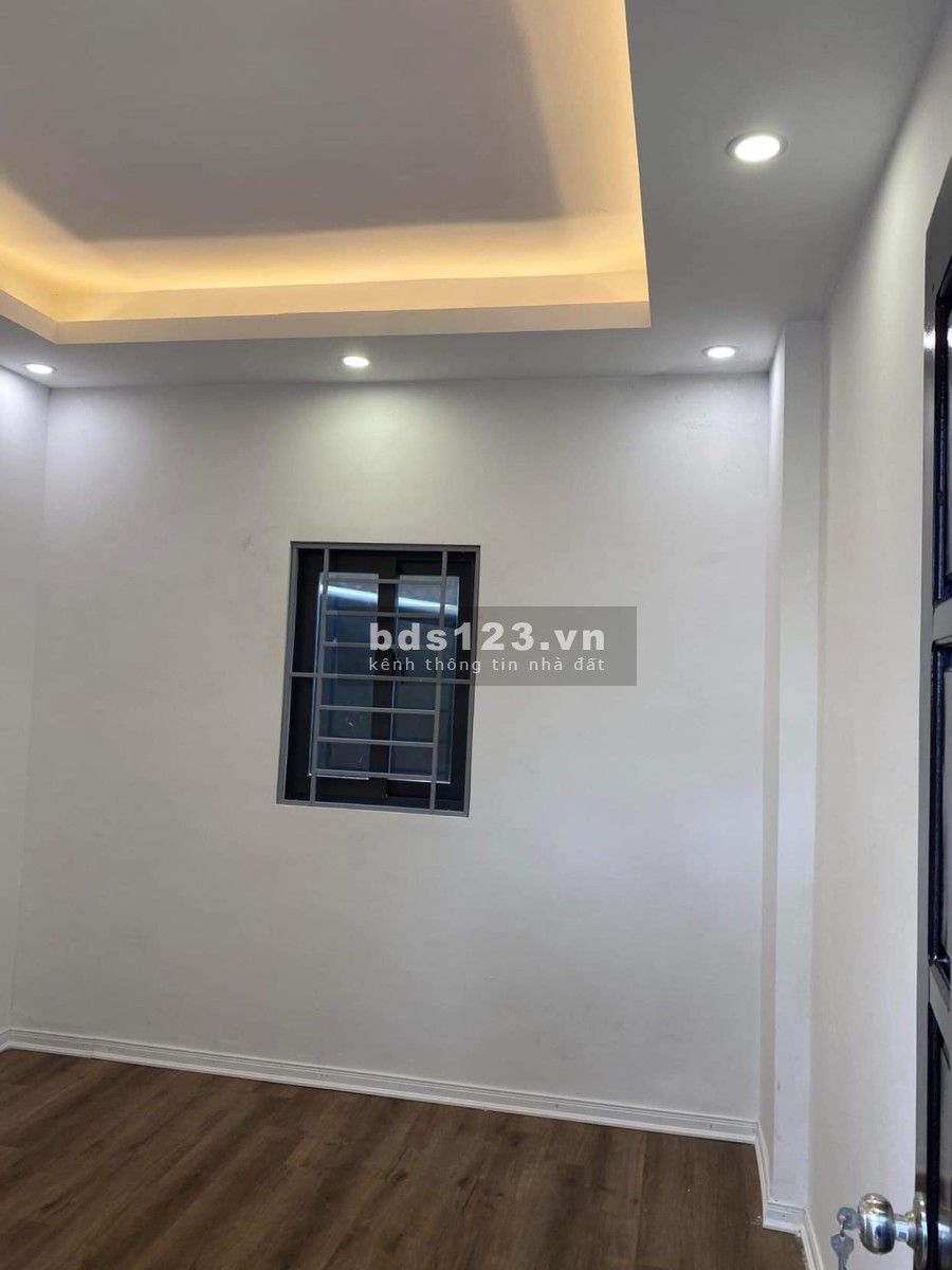 Nhà mới Kim Giang Đại Kim Hoàng Mai 43 m2 4 tầng 3.5 m mặt tiền 3.85 tỷ