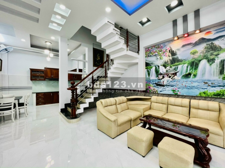 Nhà tuyệt đẹp Phan Huy Ích phường 12 Quận Gò Vấp, 4 lầu dtsd 136m2 chỉ nhỉnh 5 tỷ