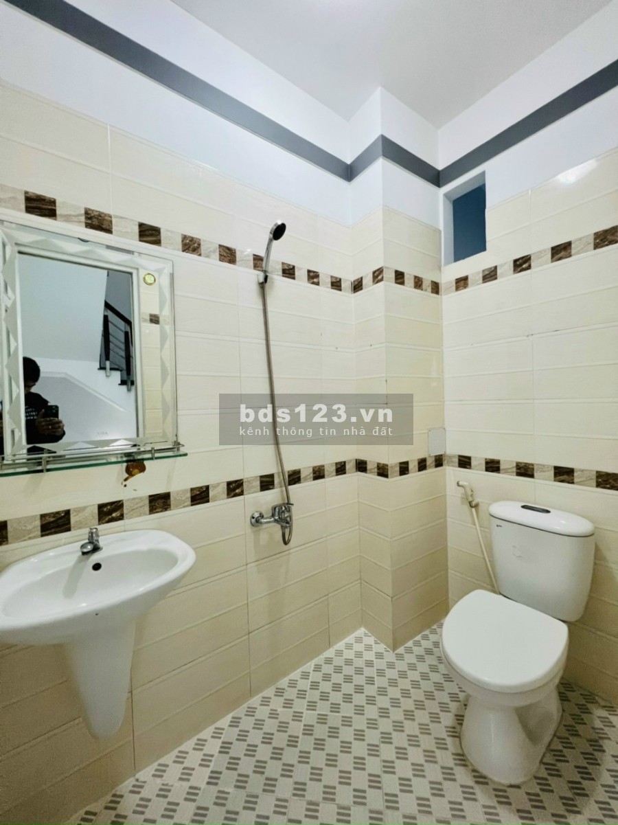 Nhà tuyệt đẹp Phan Huy Ích phường 12 Quận Gò Vấp, 4 lầu dtsd 136m2 chỉ nhỉnh 5 tỷ