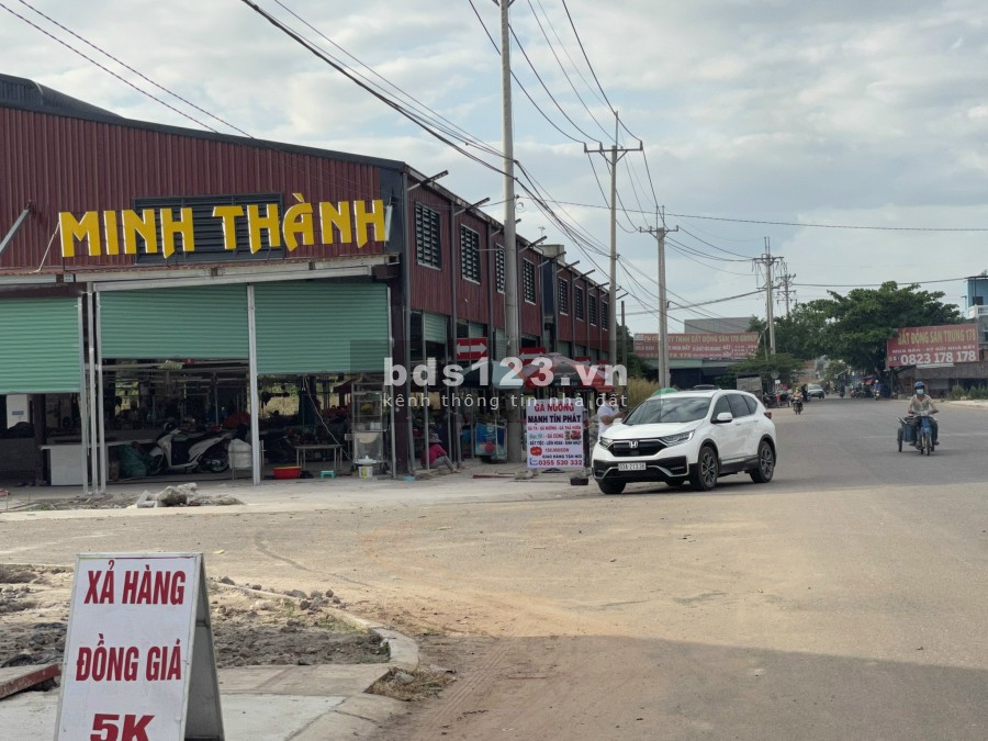 Duy nhất 1 lô mặt tiền ngay chợ Minh Thành Becamex chơn thành buôn bán được ngay chỉ 13.3 triệu/m2