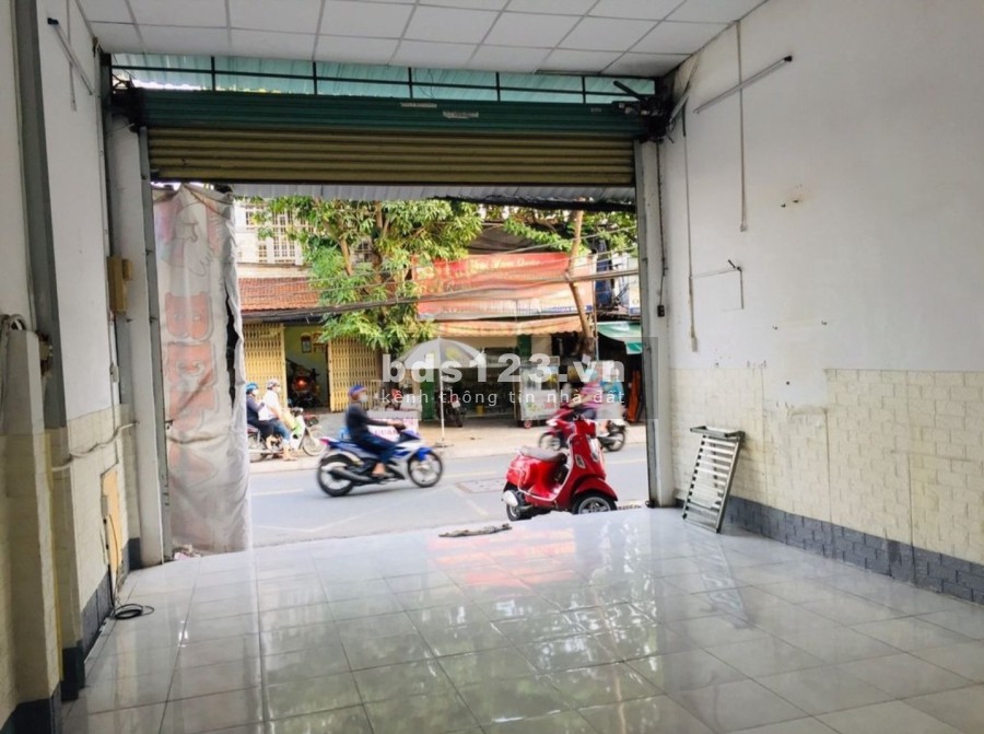 Cho thuê nhà mặt tiền đường Lê Văn Lương 15 triệu/tháng, khu dân cư đông đúc, an ninh