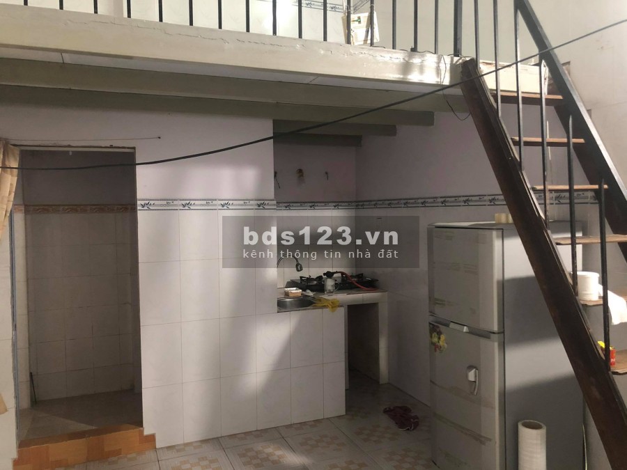 Phòng trọ Quận 4 diện tích sử dụng 25m² (2-3 người) gần Quận 1, Quận 7 có gác lửng mát