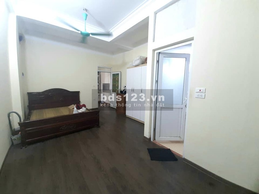 Nhà đẹp Trần Thái Tông Quận Cầu Giấy, kinh doanh dt 33m2 6 tầng đúc, mt 4.5m, giá chỉ 4.2 tỷ
