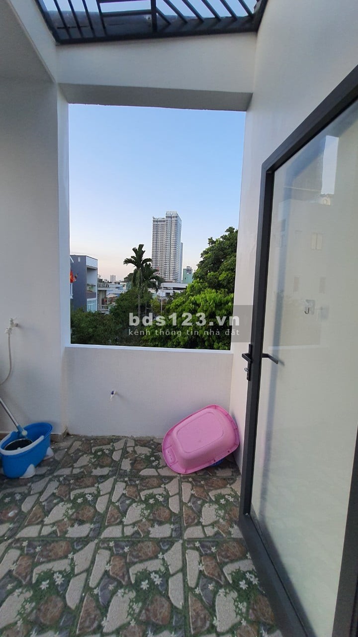 25m ra cầu Rồng, nhà 3 tầng, hẻm xe tải Quận Sơn Trà. Giá Sock liên hệ xe nhà 0935676792