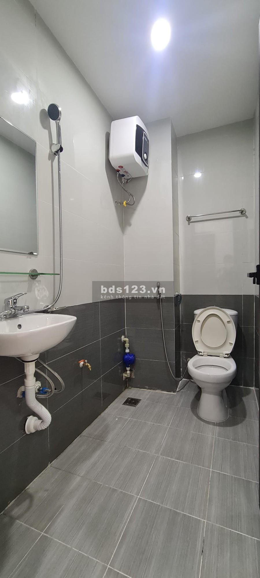 Siêu phẩm Đống Đa 3 thoáng 50m mặt tiền 8m ô tô ngõ thông giá bán chỉ nhỉnh 6 tỷ