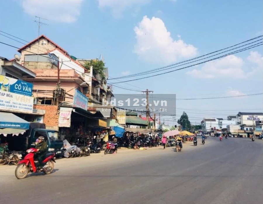 Em có vài lô đất full thổ cư ở Dương Minh Châu cần bán gấp hỗ trợ vay, liên hệ 0971054273