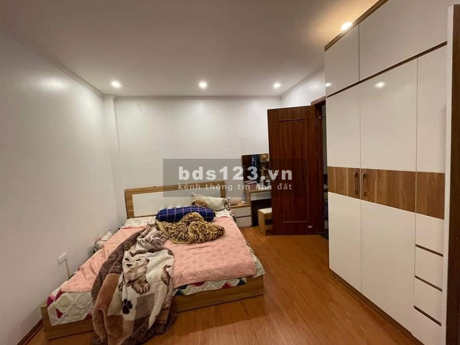 Bán nhà Ngọc Thuỵ, diện tích 50m2, 4 tầng lô góc sáng thoáng, ô tô nhỉnh 4 tỷ, lh 0972263245