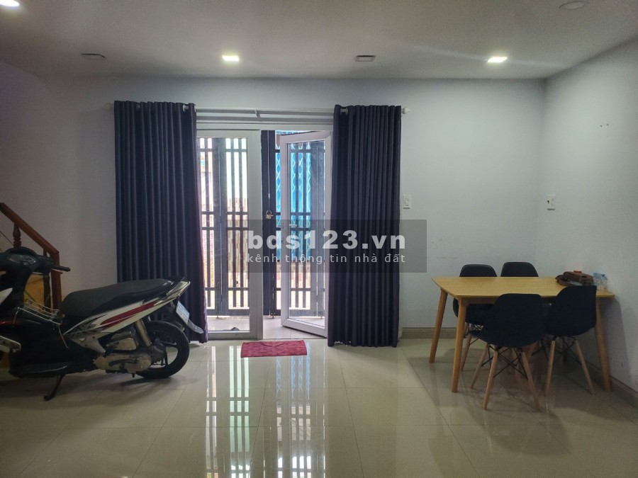 Chủ bán gấp nhà 2 mặt tiền đường chính chủ công chứng ngay giá đầu tư sinh lời cao