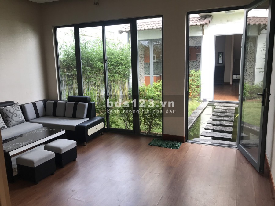 Nhà 1 trệt 1 lầu, 2 PN, 2WC, phòng khách, bếp, sân vườn khu dân cư Tân Đức