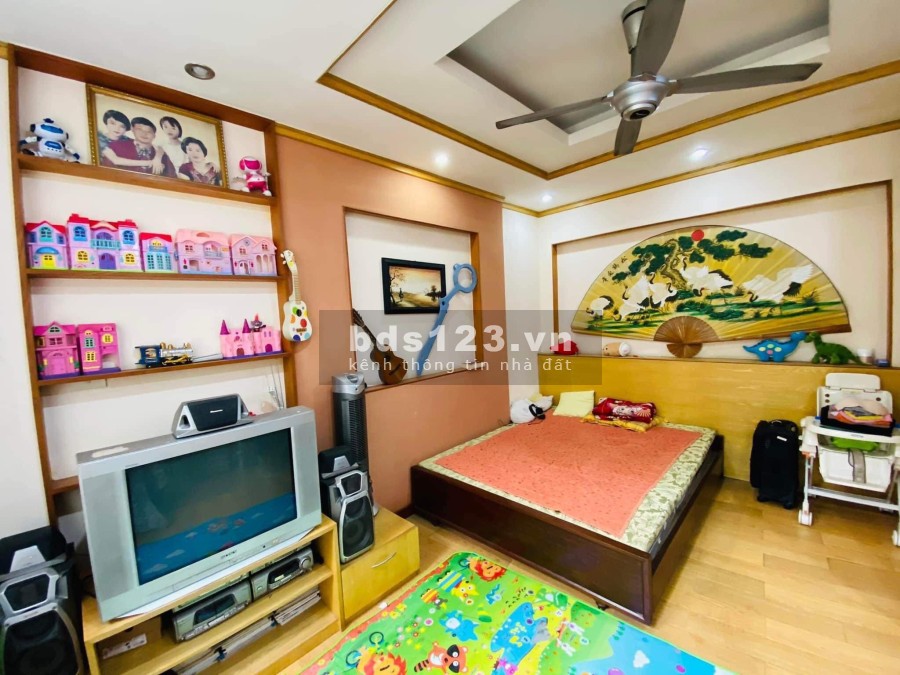 Bán nhà Giảng Võ Quận Ba Đình diện tích sử dụng 30m2 đúc kiên cố 6 tầng giá 5.8 tỷ