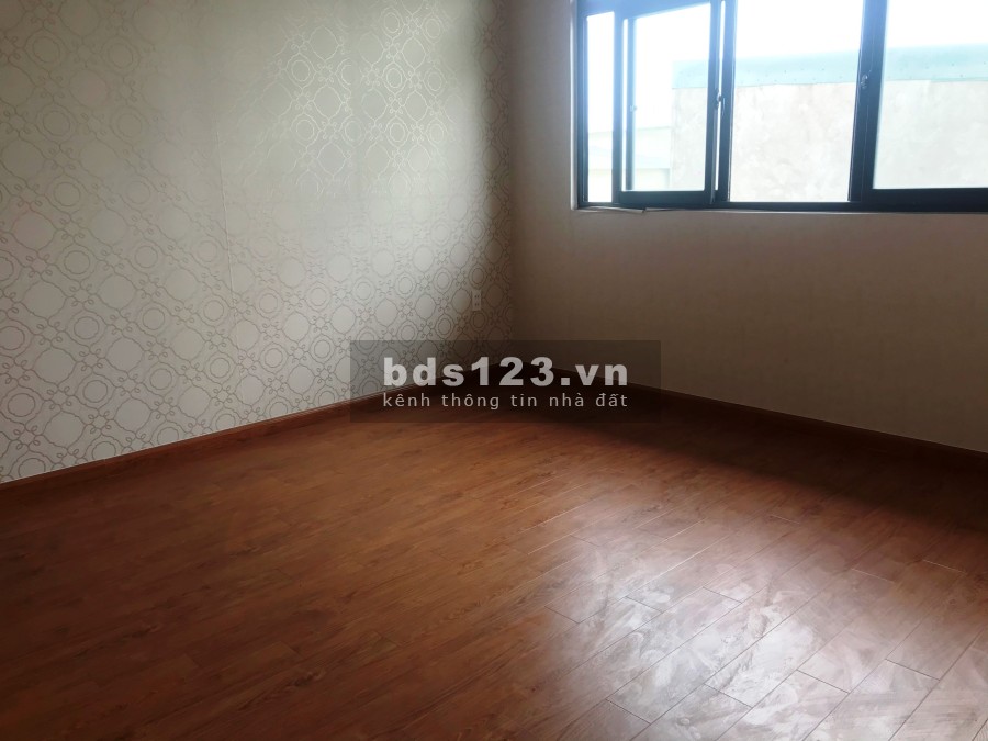 Nhà 1 trệt 1 lầu, 2 PN, 2WC, phòng khách, bếp, sân vườn khu dân cư Tân Đức