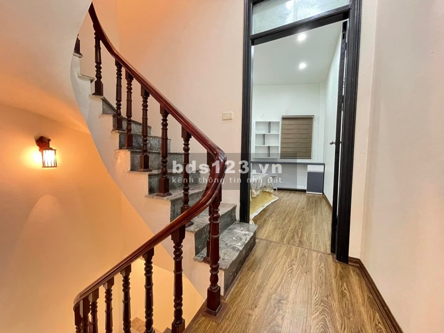 Nhà Kim Giang Hoàng Mai diện tích sử dụng 38m2, 4 tầng 3.5m mặt tiền giá bán chỉ 3.55 tỷ