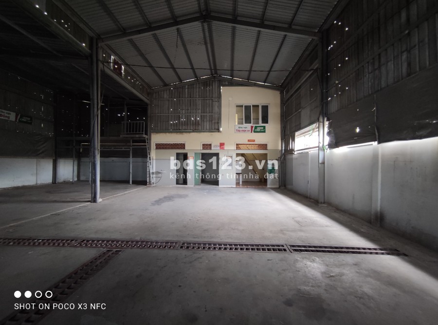 Cho thuê kho diện tích sử dụng 800m2 mặt tiền Hoàng Hữu Nam Quận 9, hợp đồng dài hạn